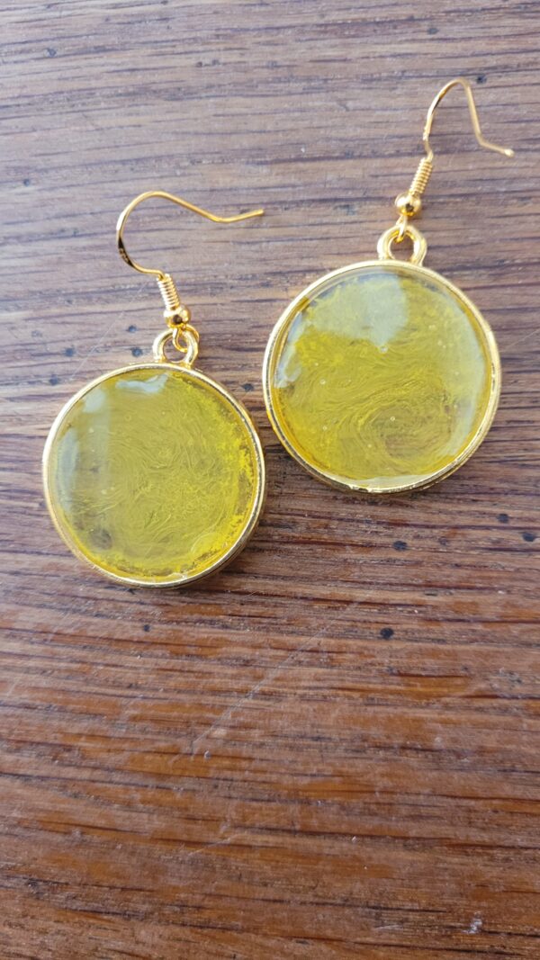 15 - Pendant jaune fluo